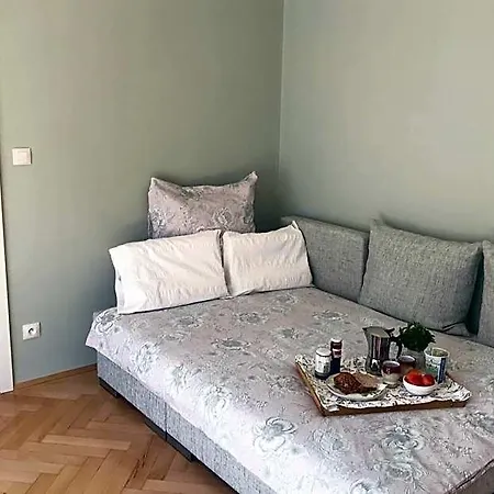 Lovely And Freshly Renovated In 10 Ξενοδοχείο
